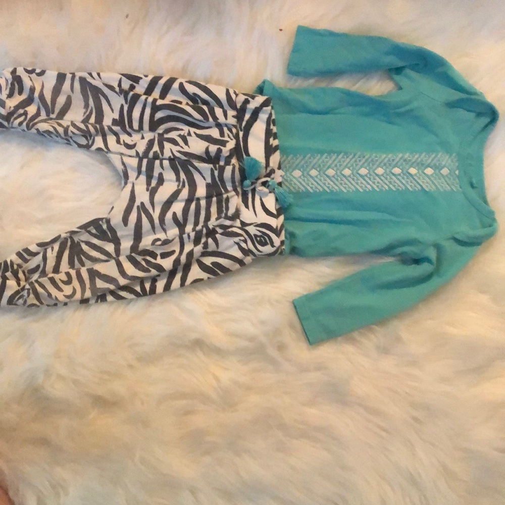 Jessica Simpson Two piece set long sleeve top/pant